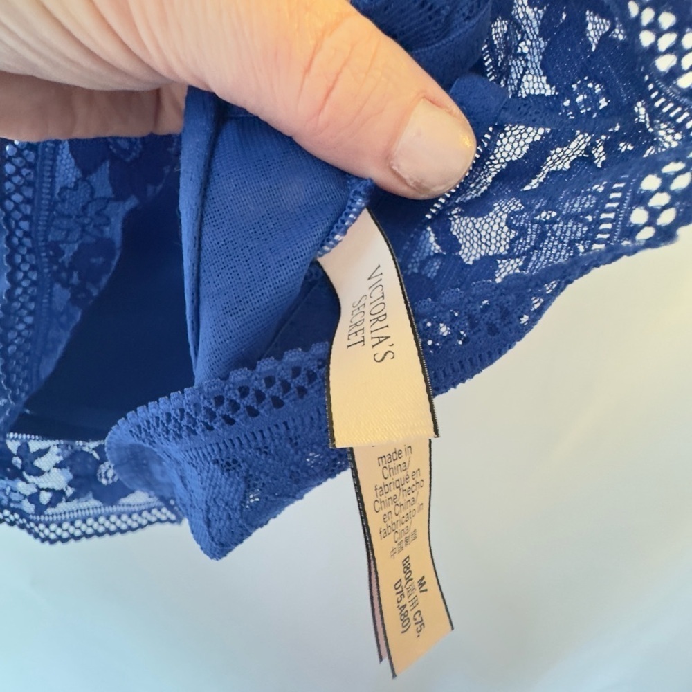 Victoria’s Secrets Lace, Racerback, Navy Blue Bralette, Medium - Picture 6 of 12